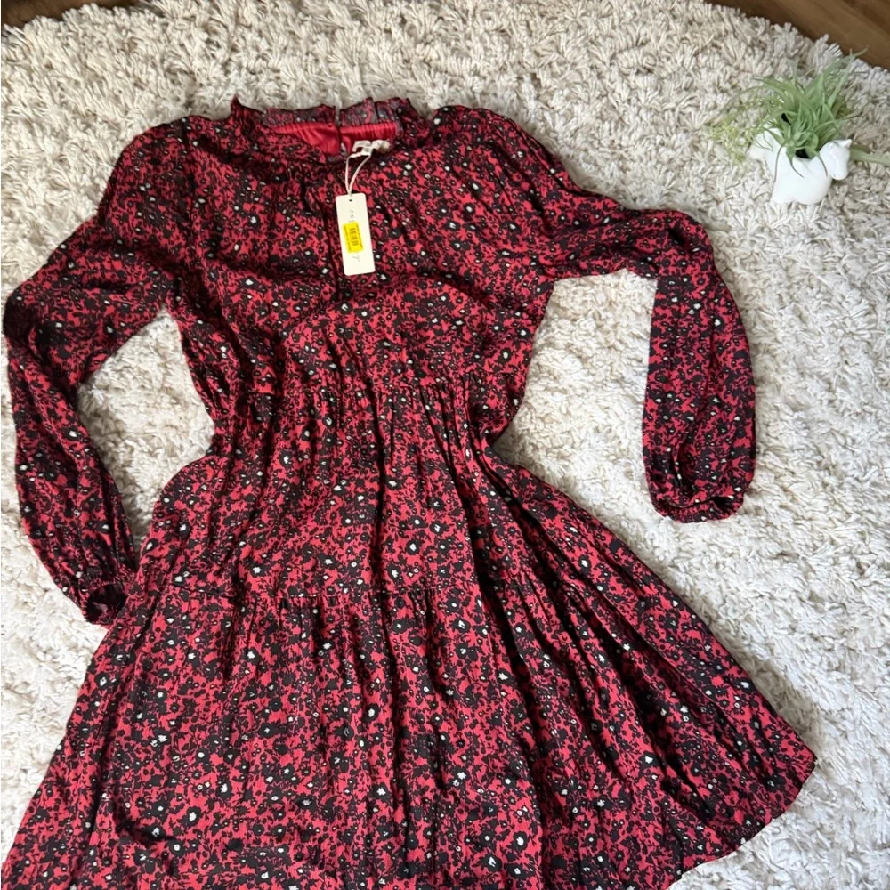 Chic Floral Artsy cute bell sleeve flowy super cute Midi Dress in Deep Red - Picture 3 of 6
